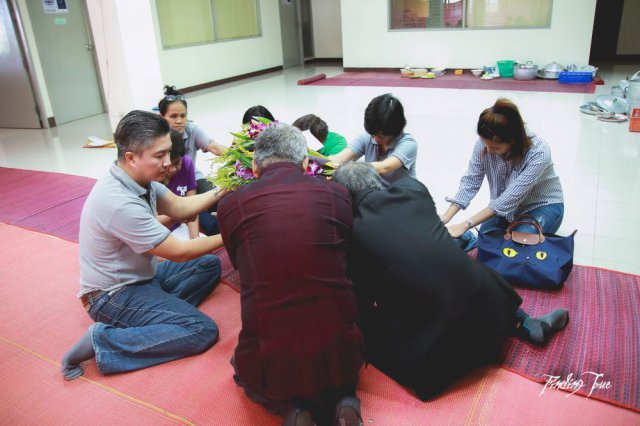 ทำบุญ